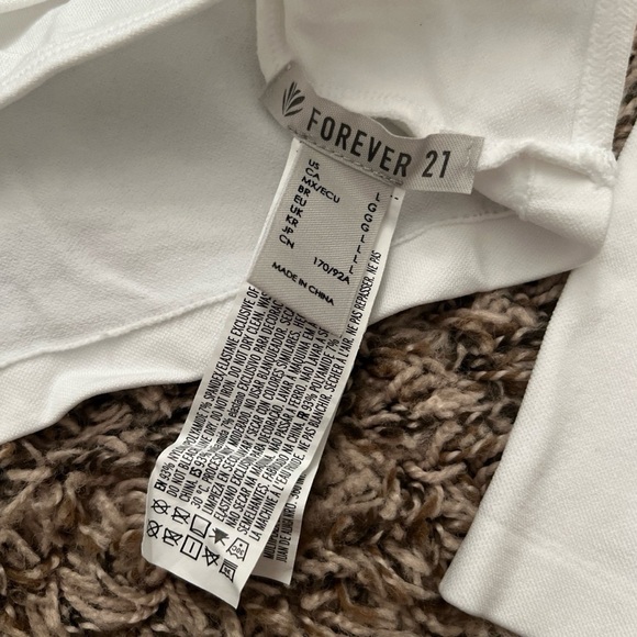 White Active Seamless Criss Cross Crop Top - Picture 8 of 12